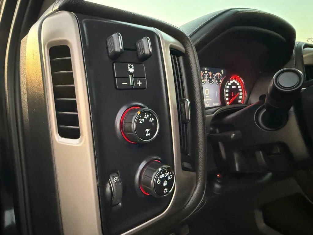 Used 2016 Onyx Black GMC DENALI image 18