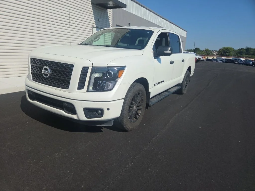 Used 2018 White Nissan SV image 3