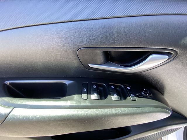 Used 2023 White Hyundai SEL Premium image 13