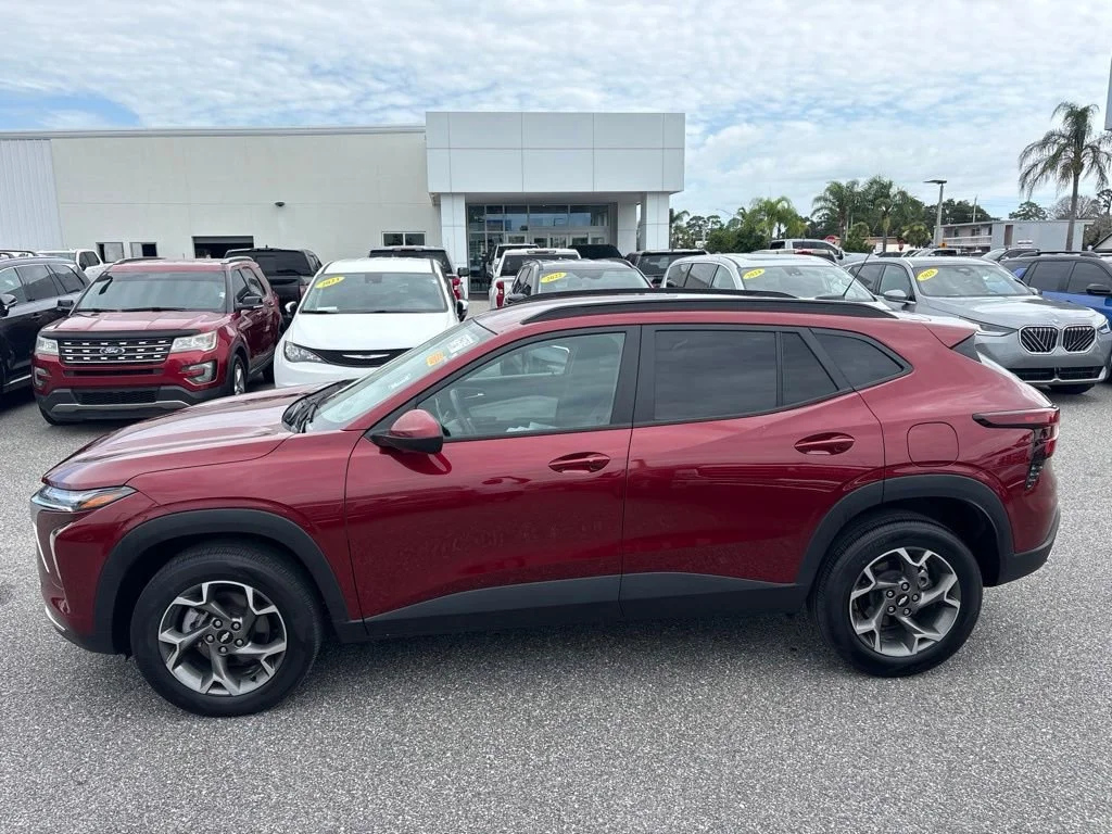 Used 2025 Crimson Metallic Chevrolet LT image 2