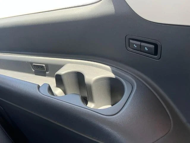 New 2027 Star White Metallic Tri-Coat Ford MAX Platinum image 66