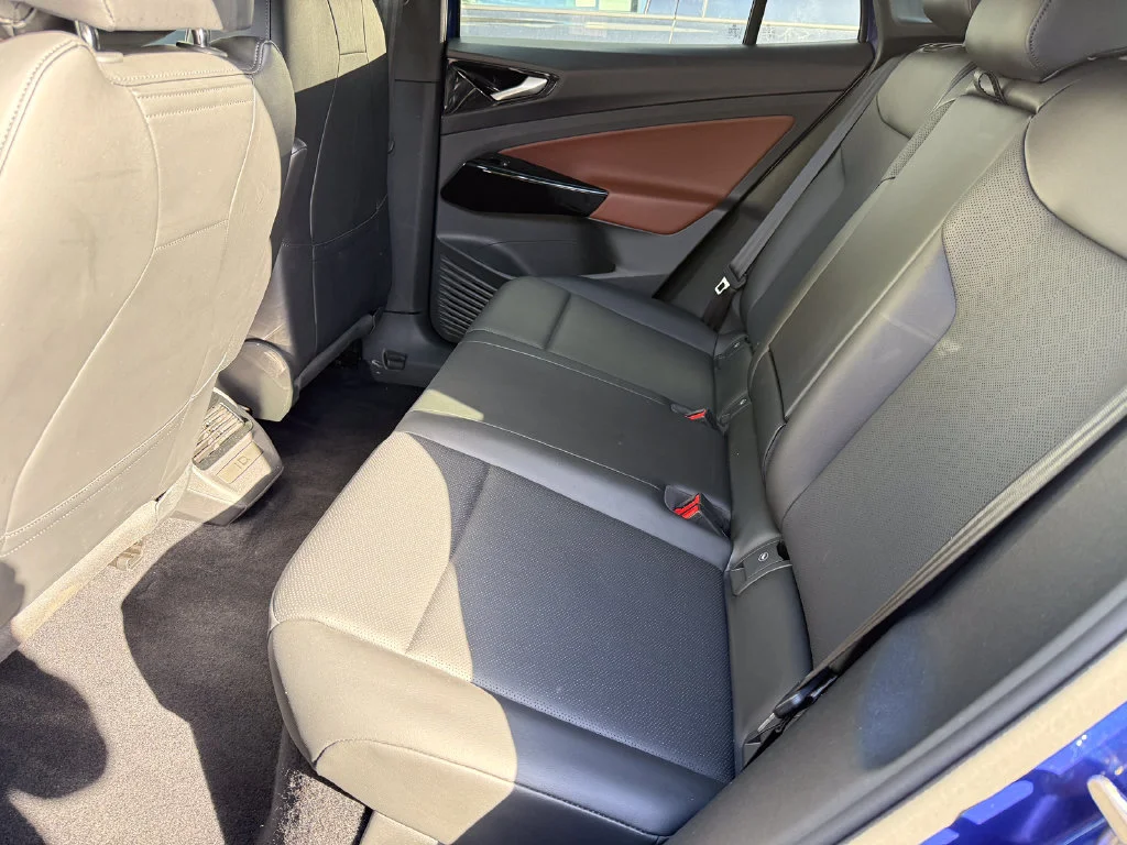 Used 2022  Volkswagen Pro S image 4