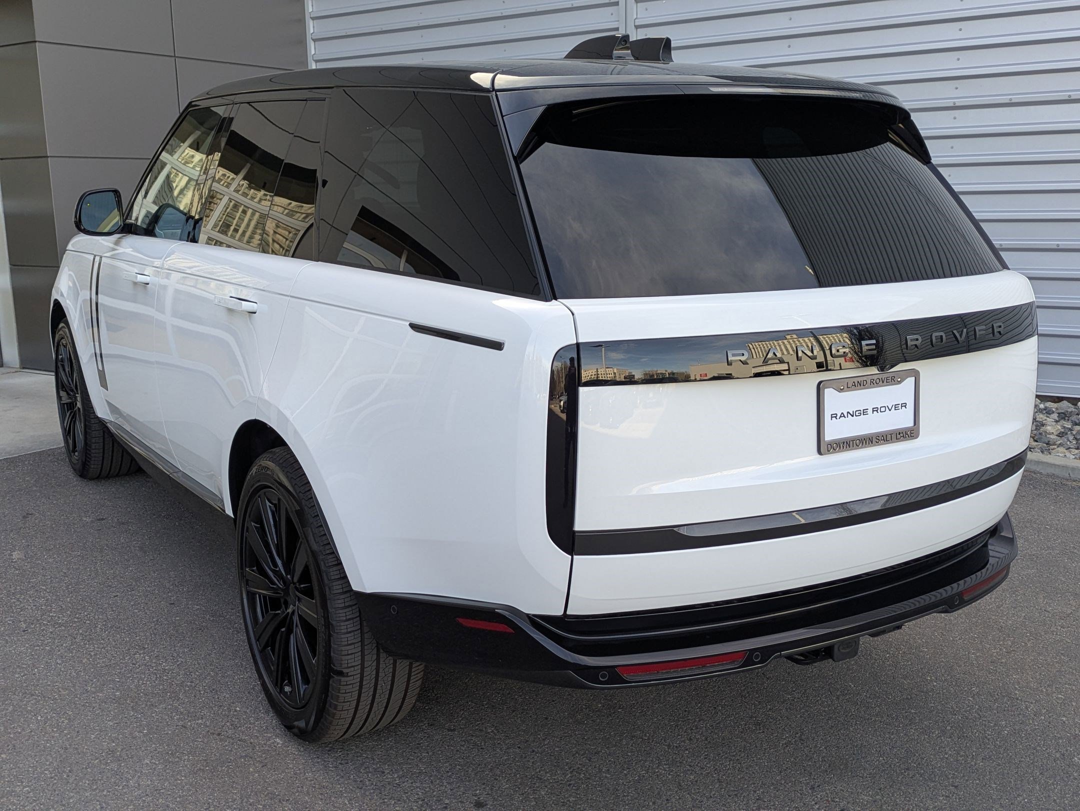 2026 Land Rover Range Rover SE - Photo 8