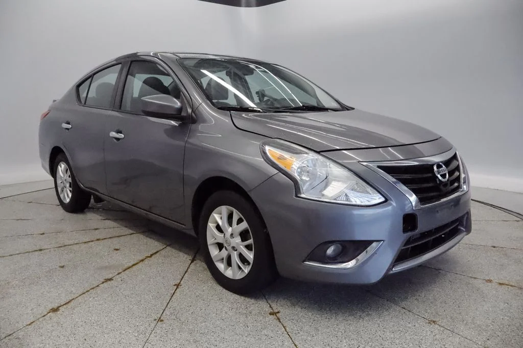 Used 2018 Gray Nissan 1.6 SV image 3