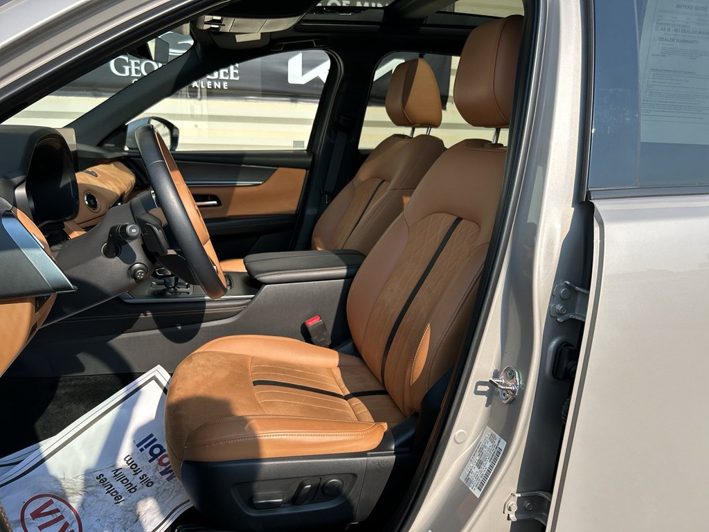 Used 2025 Platinum Quartz Mazda S Premium Plus Package image 13