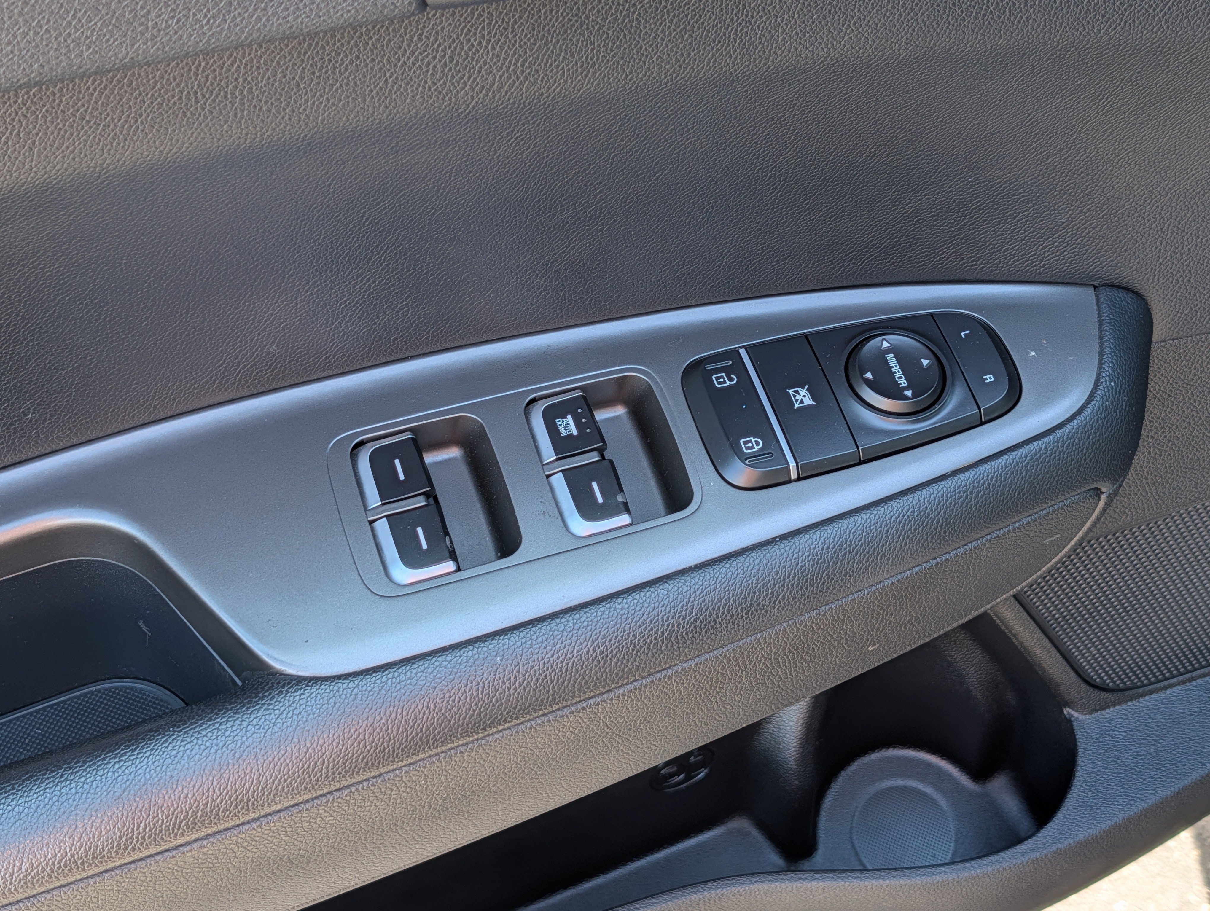 Certified Used 2019 Ebony Black Kia LX image 19