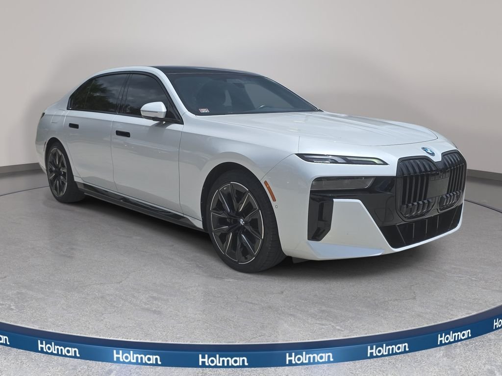 Certified Used 2023 Mineral White Metallic BMW xDrive60 image 3