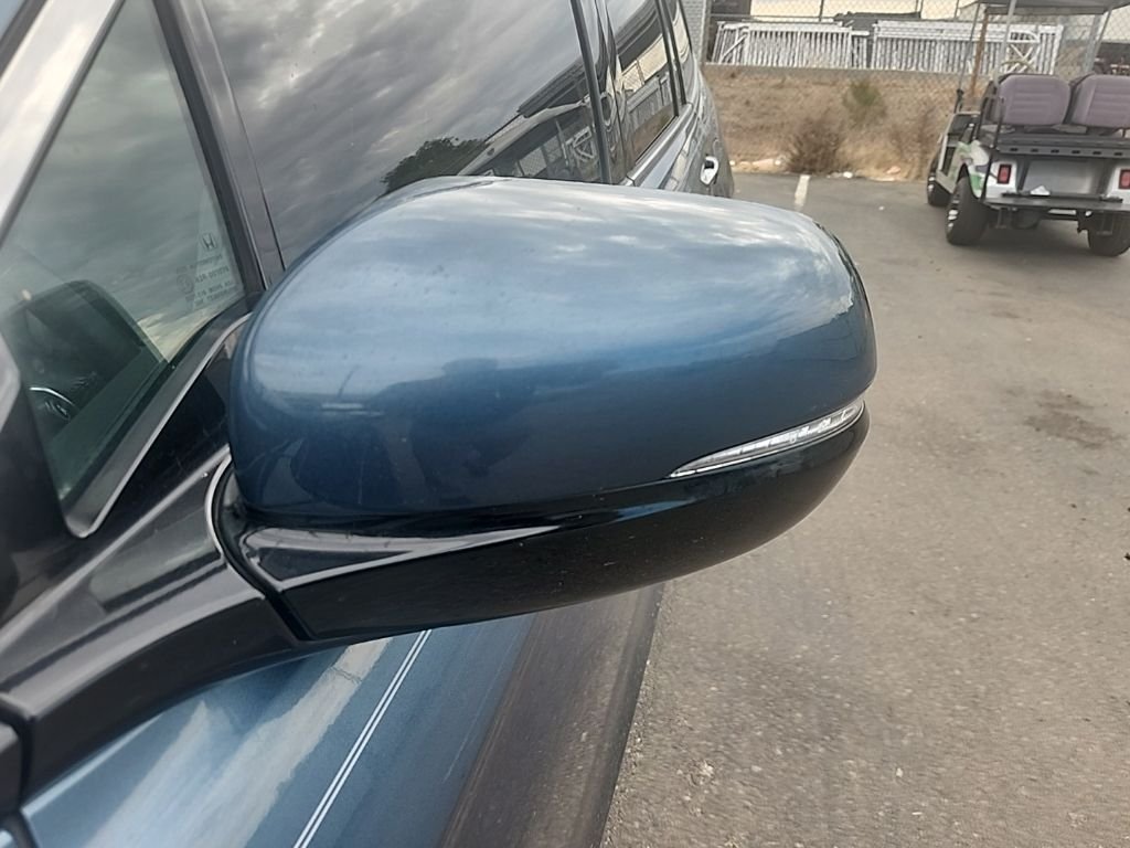 Used 2017  Honda Touring image 7