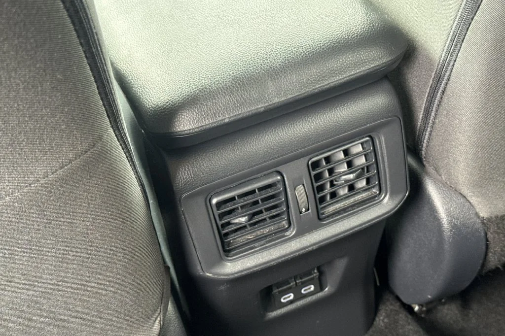 Used 2025 Pearl Toyota XLE image 16