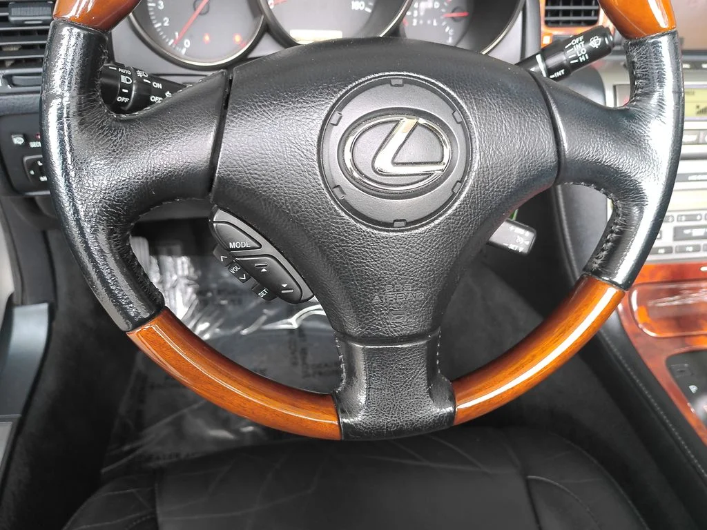 Used 2005 Silver Lexus 430 image 19
