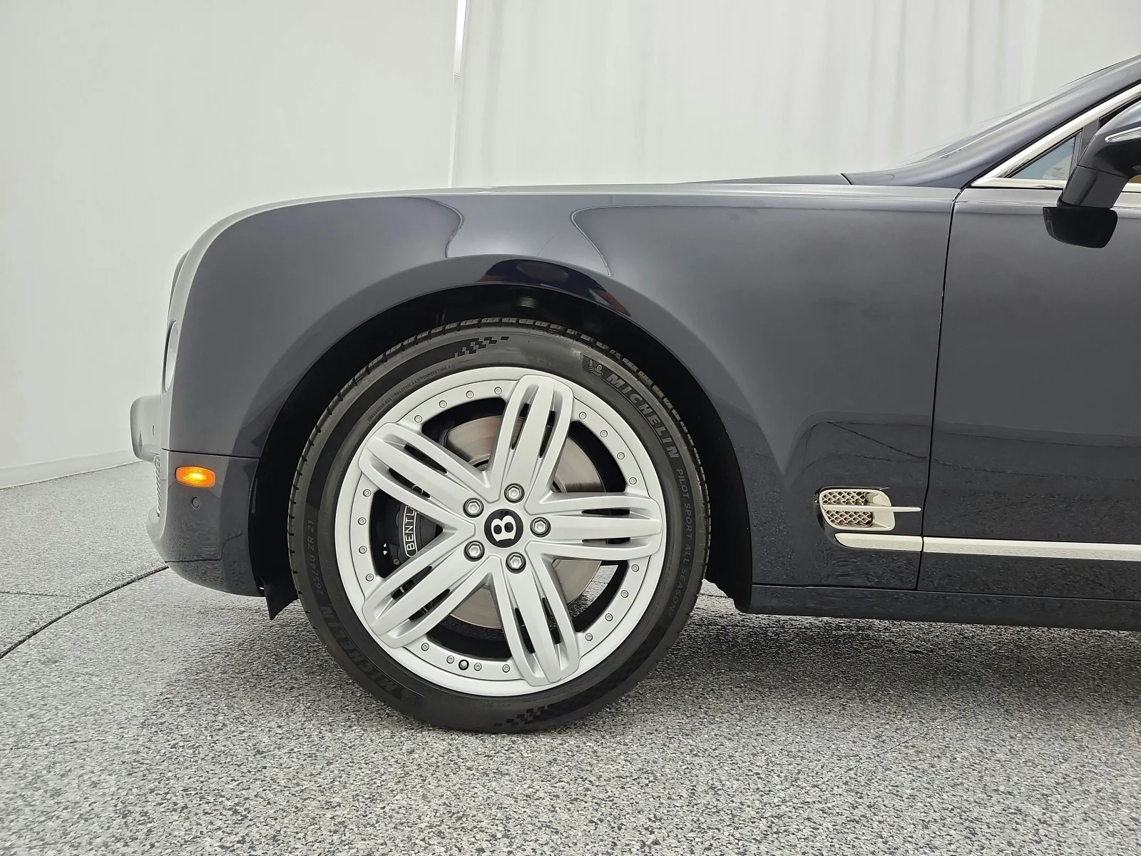 Used 2012 Oxford Blue Solid Bentley 4dr Sdn image 17