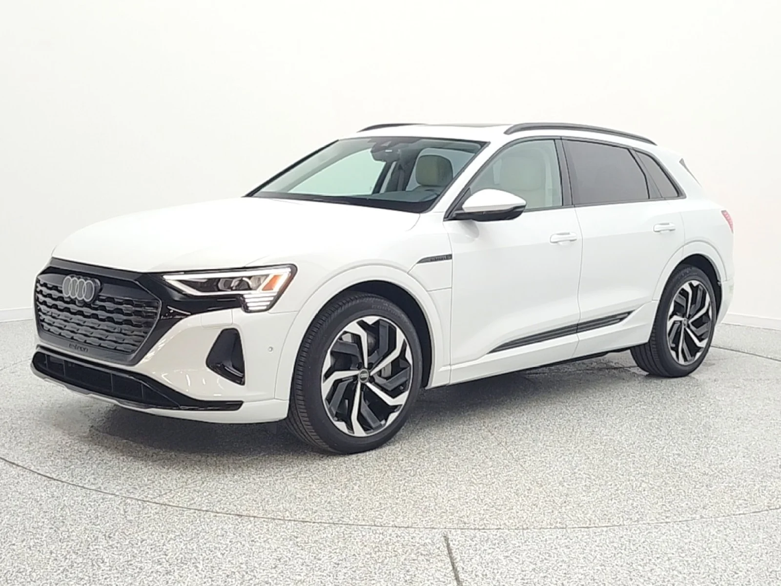2024 Audi Q8 e-tron 55 114 kWh Premium Plus quattro's photo