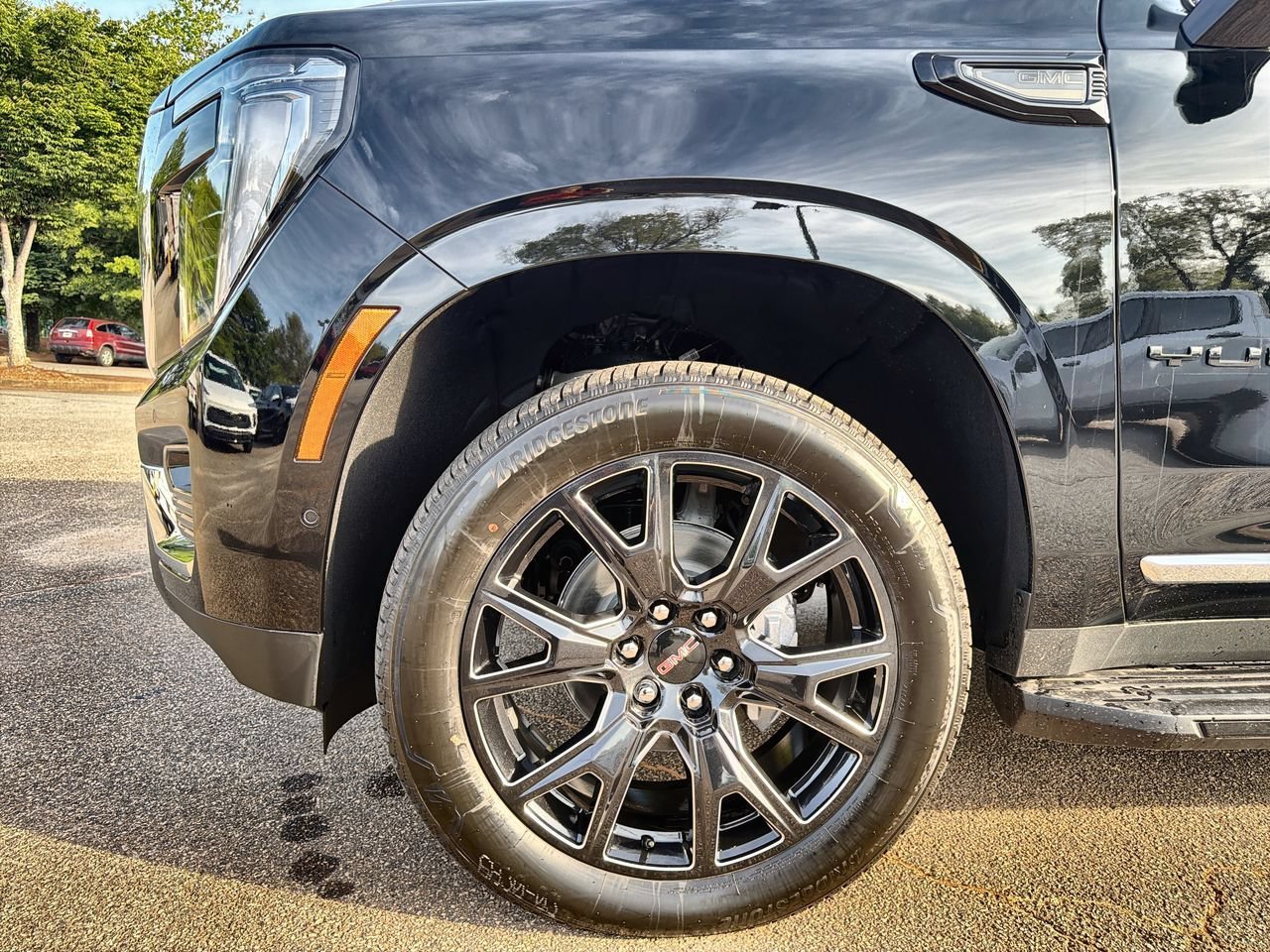 New 2026 Onyx Black GMC Elevation image 28