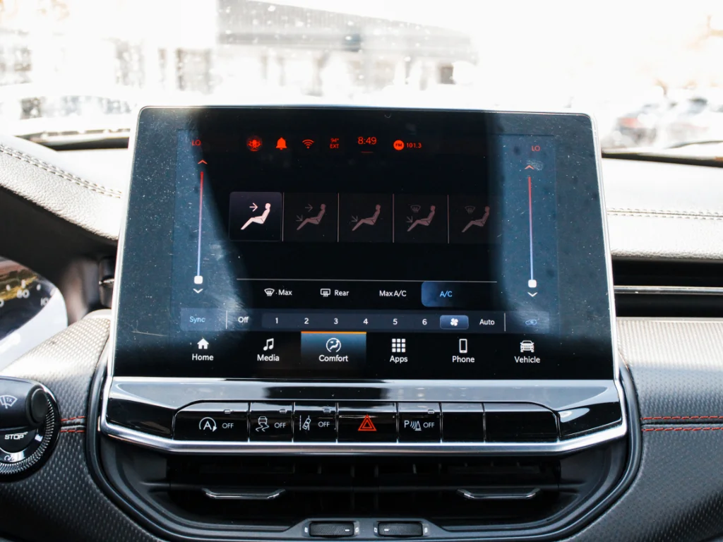 Used 2024  Jeep Trailhawk image 15