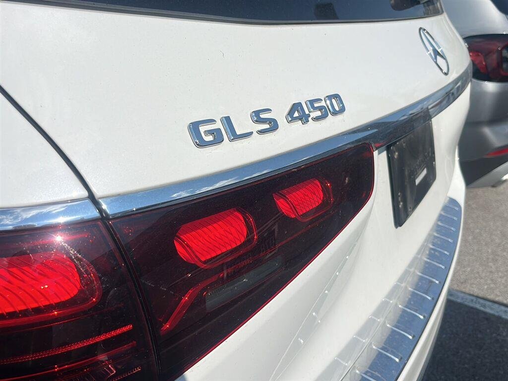 Certified Used 2025 MANUFAKTUR Moonlight White Metallic Mercedes-Benz GLS 450 image 16