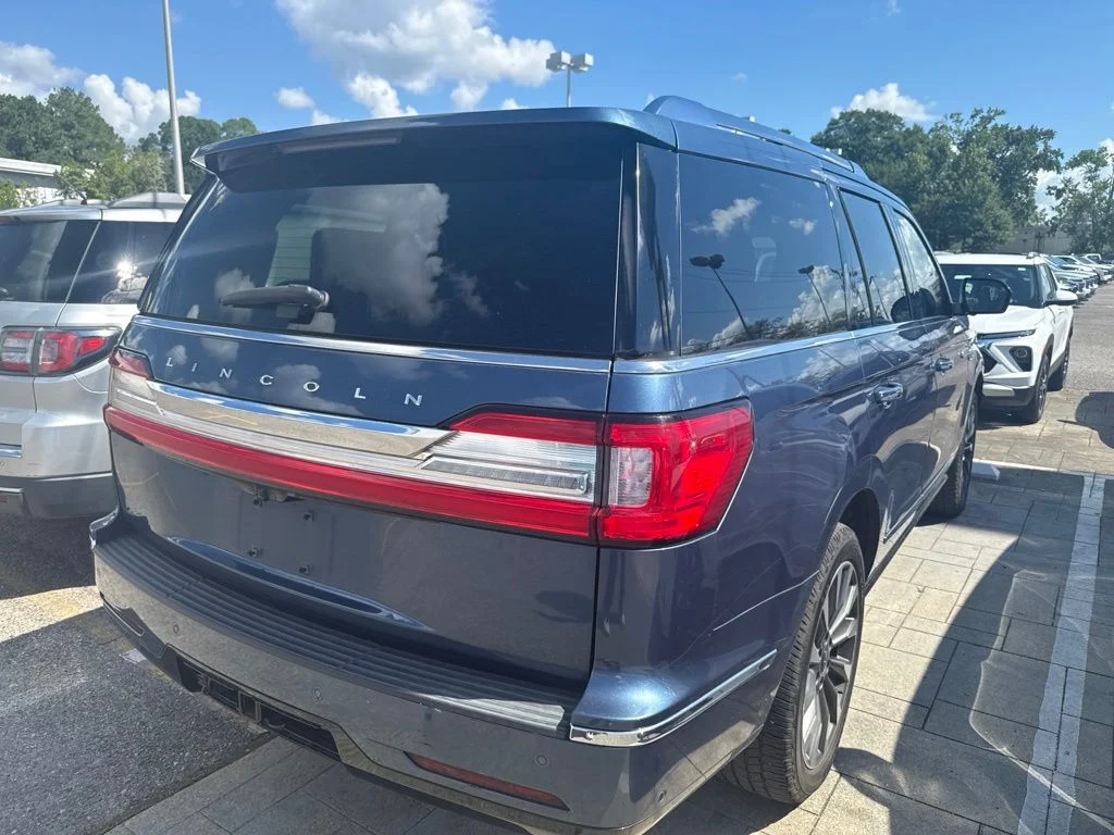 Used 2019 Blue Lincoln Select image 5