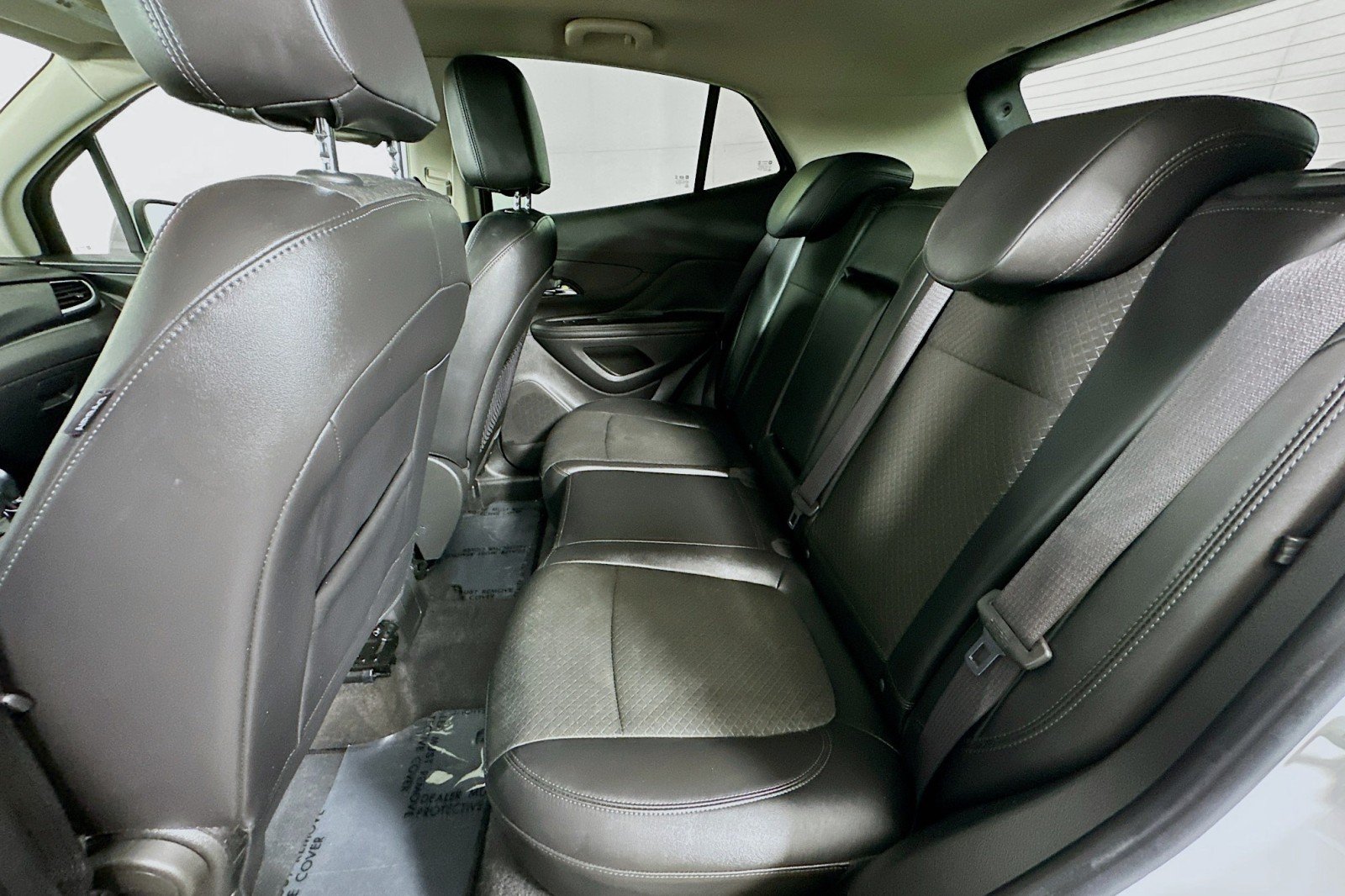 Used 2018 Summit White Buick Preferred image 9