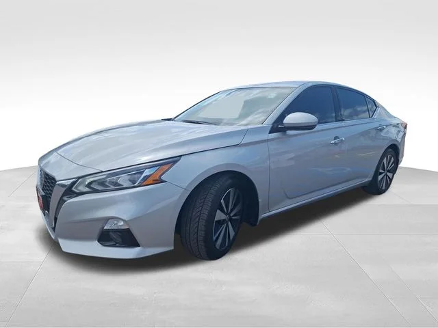 Used 2022 Silver Nissan 2.5 SL image 4