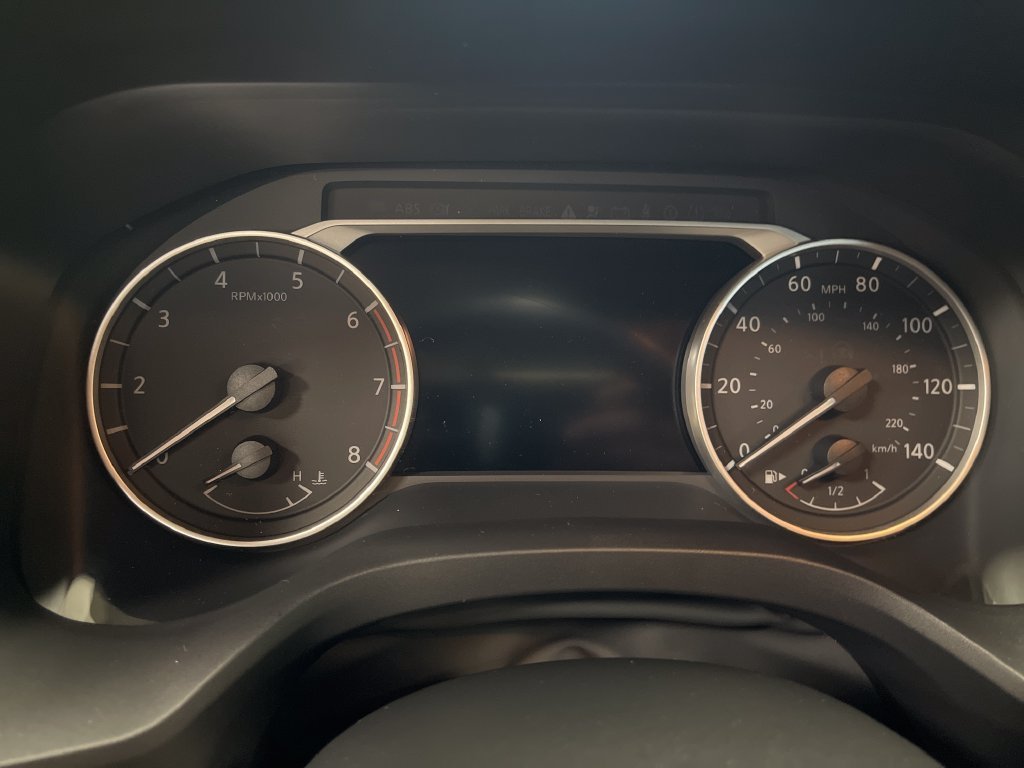 Used 2023  Nissan SL image 21