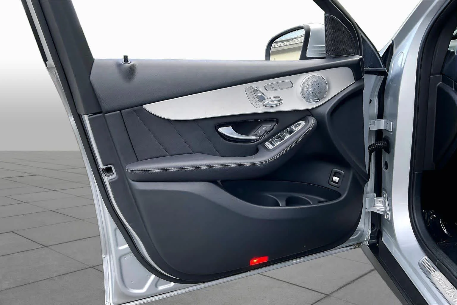 Used 2019 Iridium Silver Metallic Mercedes-Benz GLC 300 image 21