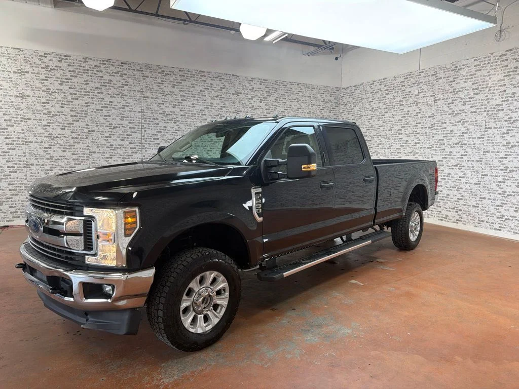 Used 2019 Black Metallic Ford XLT image 3