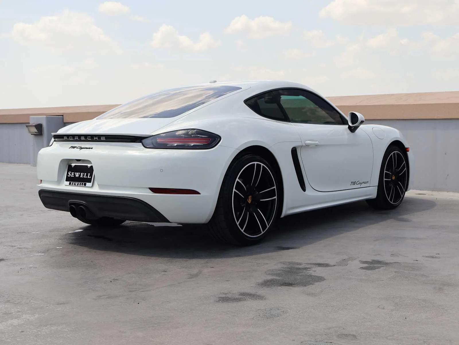 Used 2018 White Porsche  image 7