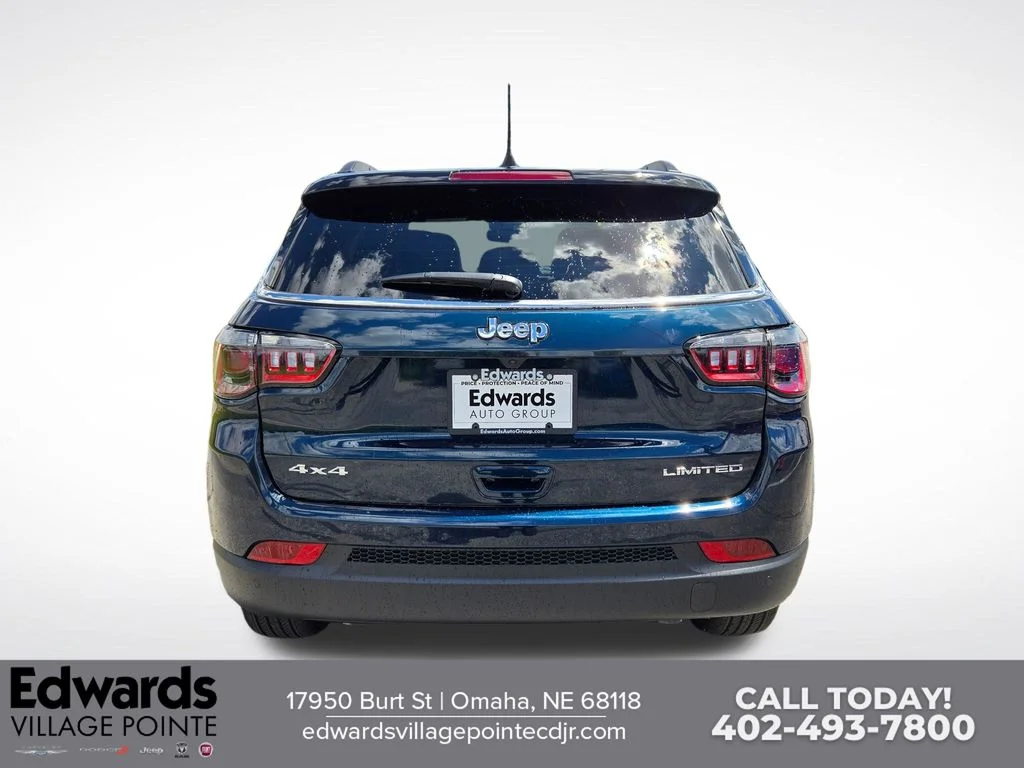 New 2026 Fathom Blue Pearl-Coat Exterior Paint Jeep Limited image 4