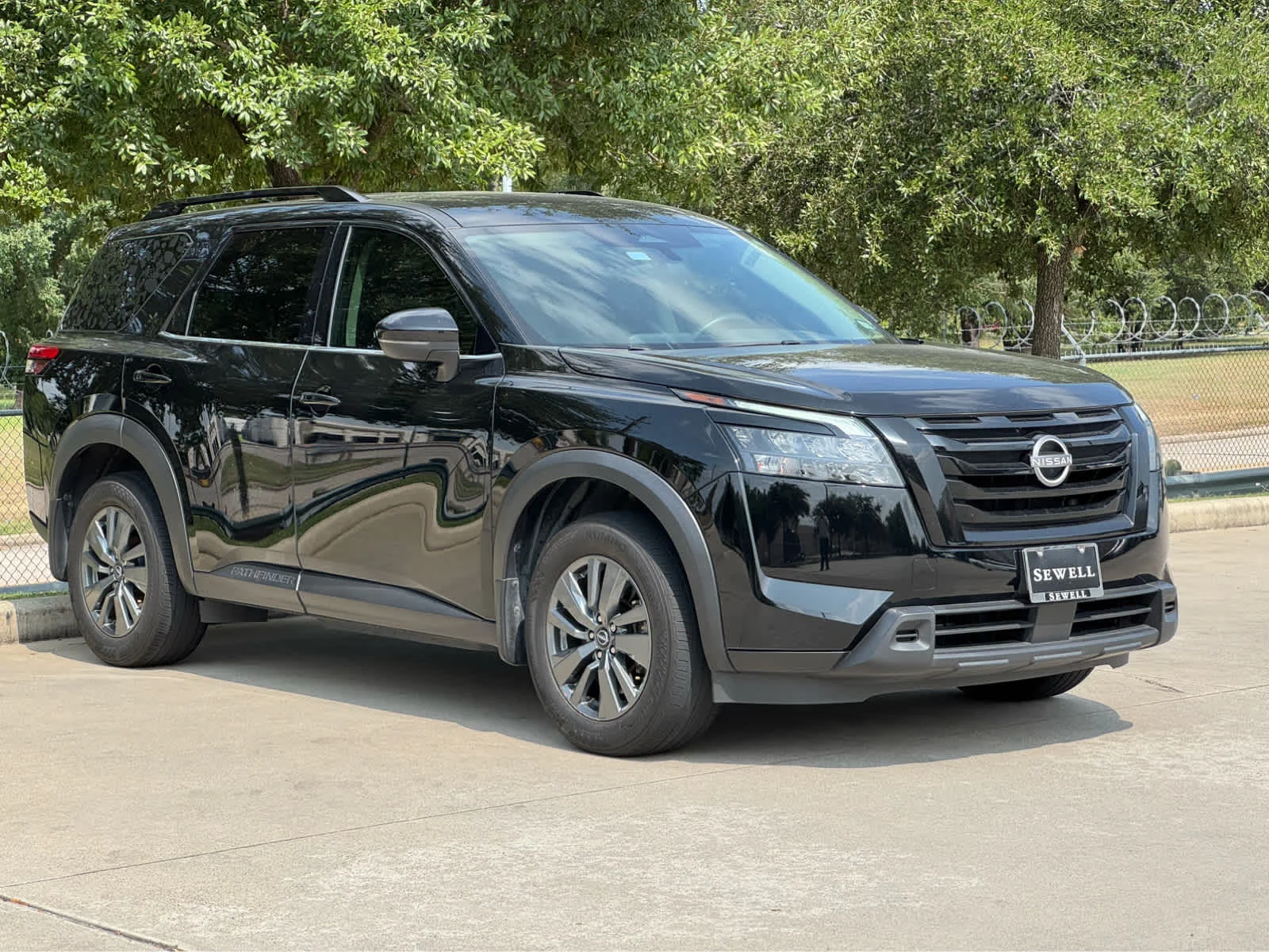 Used 2024 Super Black Nissan SV image 4