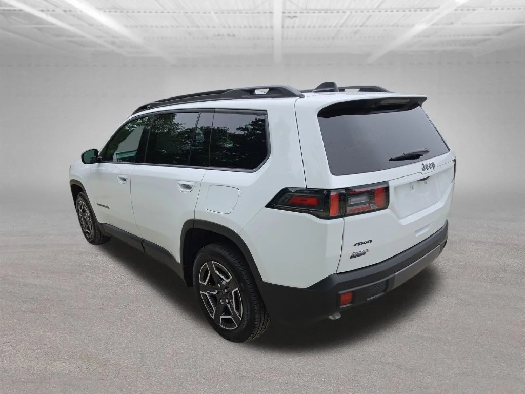 New 2026 Bright White Clear-Coat Exterior Paint Jeep Laredo image 3