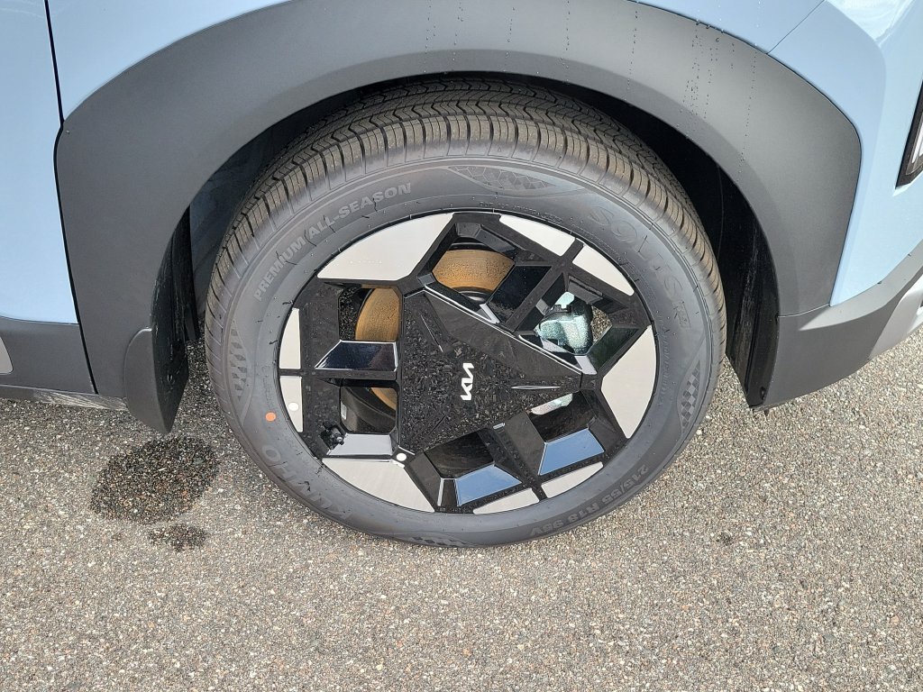 New 2027 Pale Gray Kia EX image 39