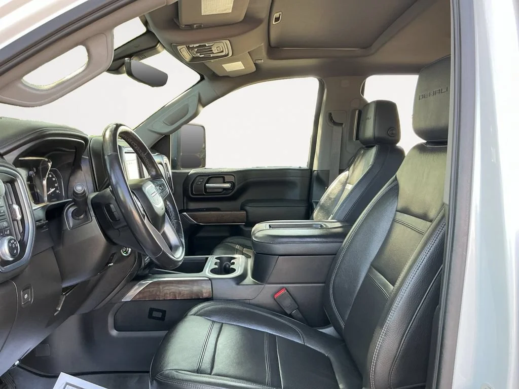 Used 2021 WHITE FROST TRICOAT GMC Denali image 16