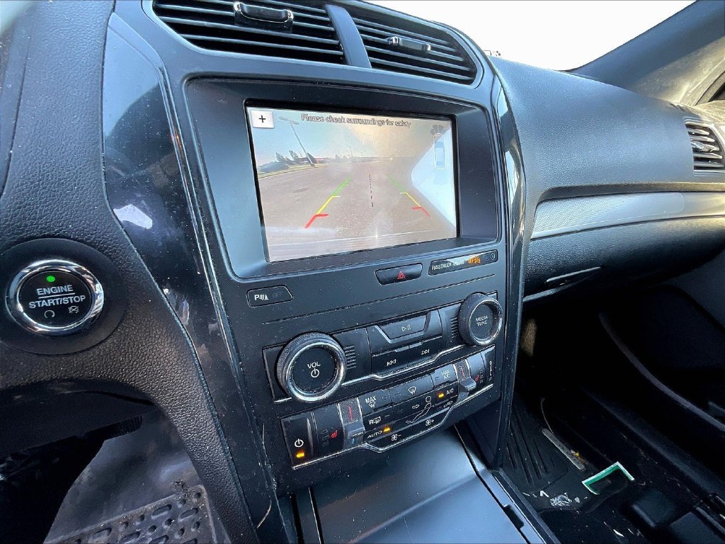 Used 2018 Blue Ford XLT image 13