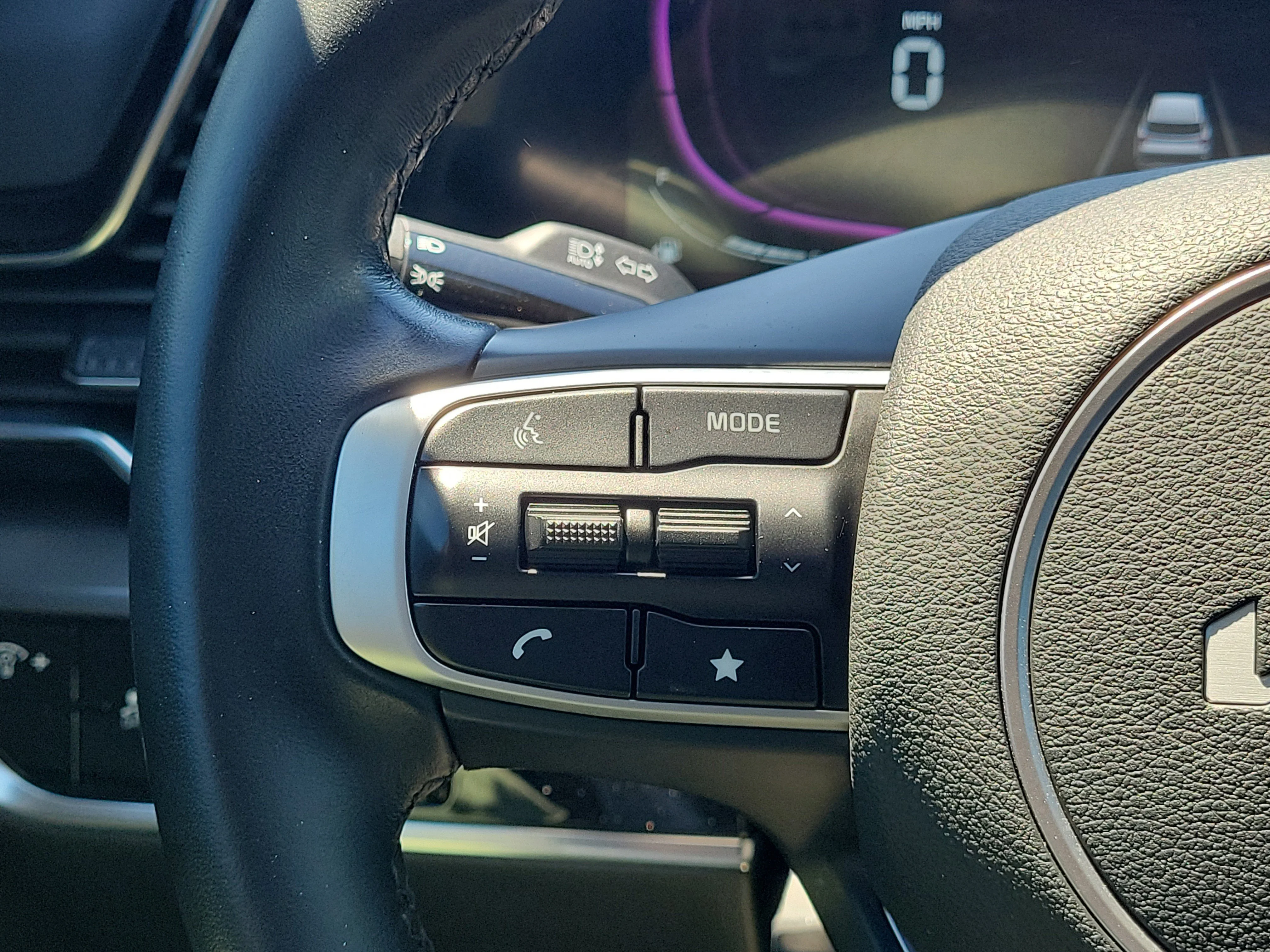 Used 2025 Ebony Black Kia EX image 19