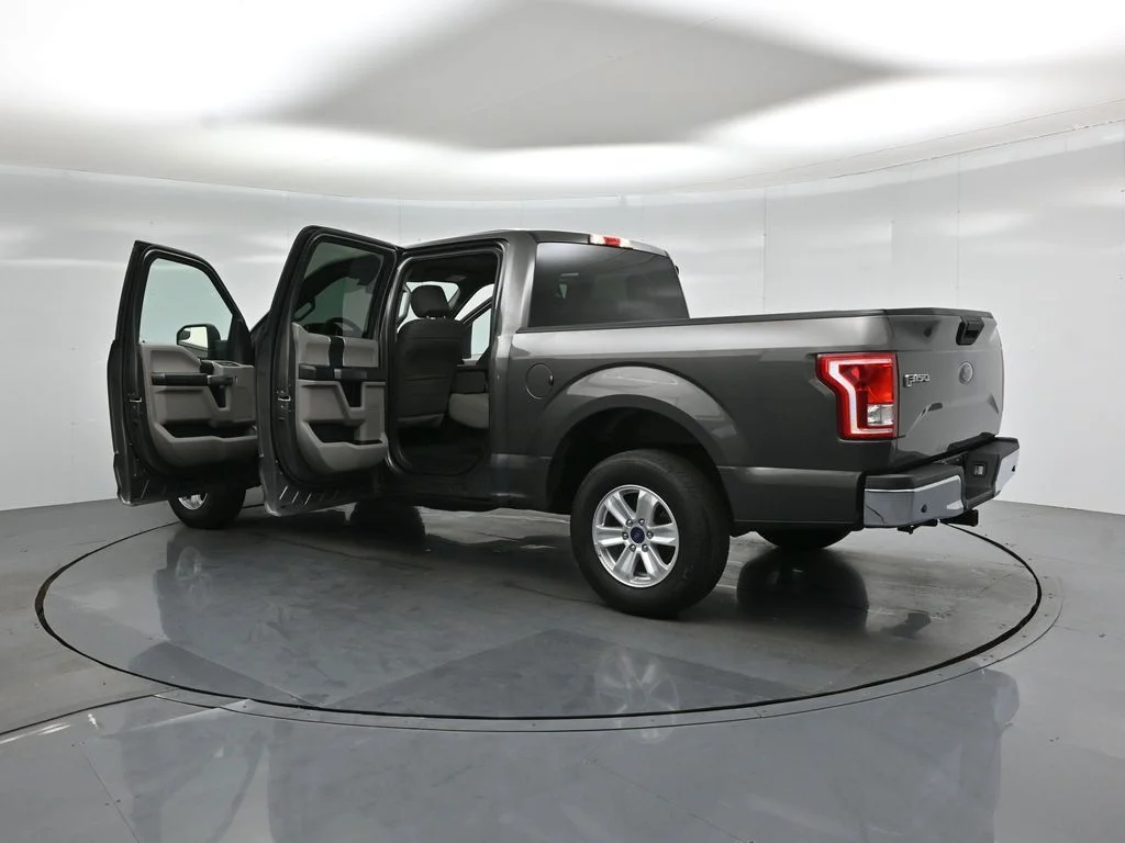 Used 2017 Gray Ford XLT image 27