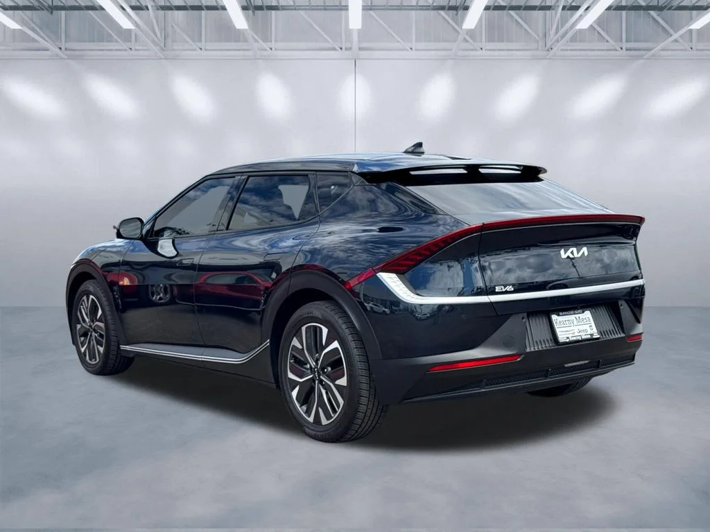 Used 2023 Blue Kia Light image 4