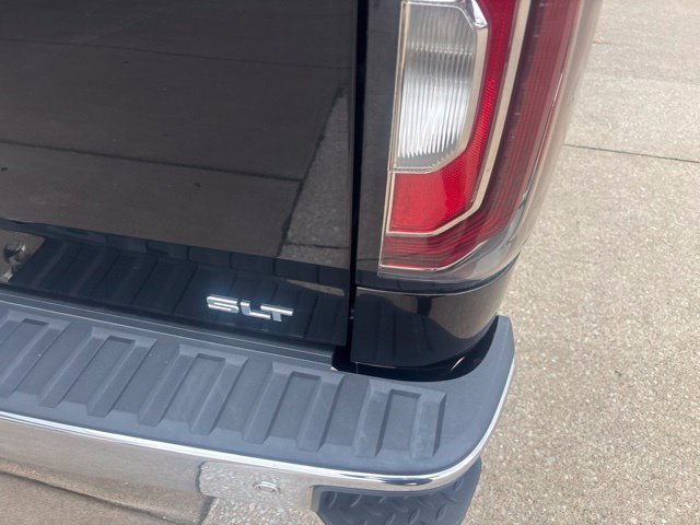 Used 2018 ONYX BLACK GMC SLT image 4