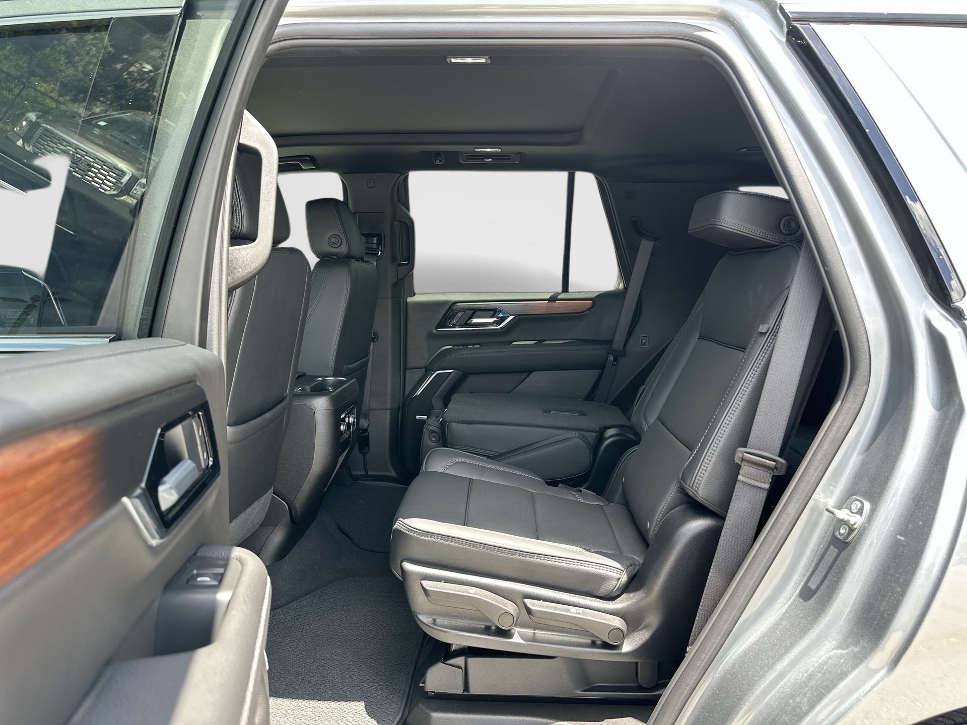 2026 GMC Yukon Denali - Photo 25