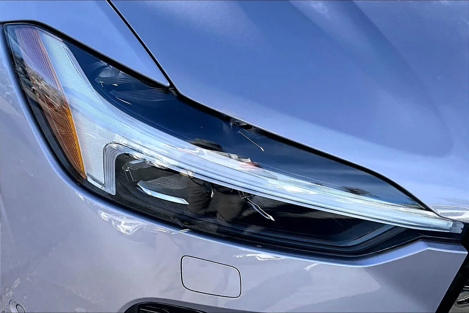 New 2026 AURORA SILVER Volvo Plus image 15