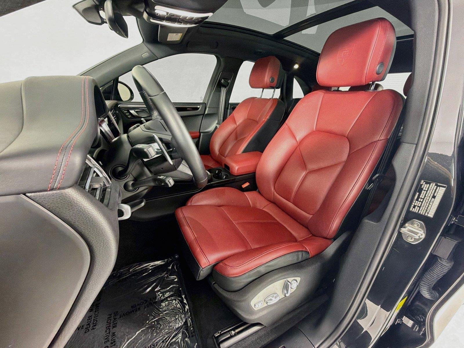 Used 2024 Volcano Grey Metallic Porsche  image 5