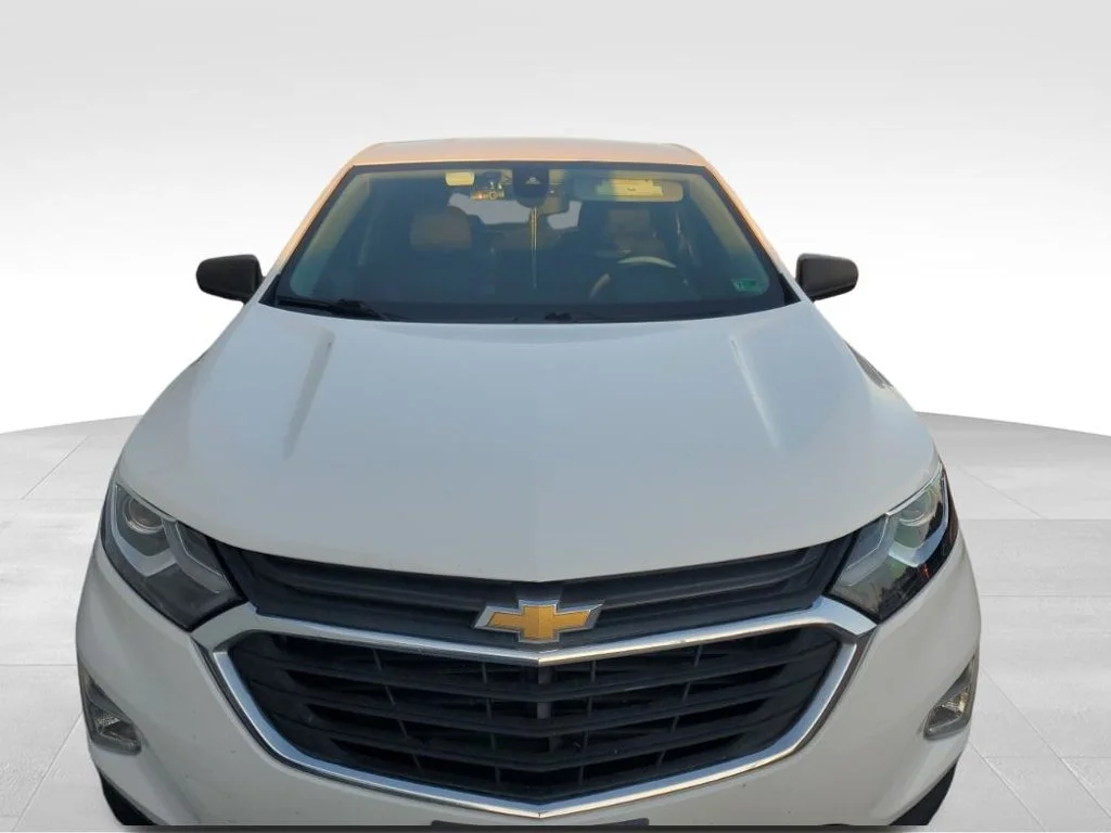Used 2021 White Chevrolet LS image 9