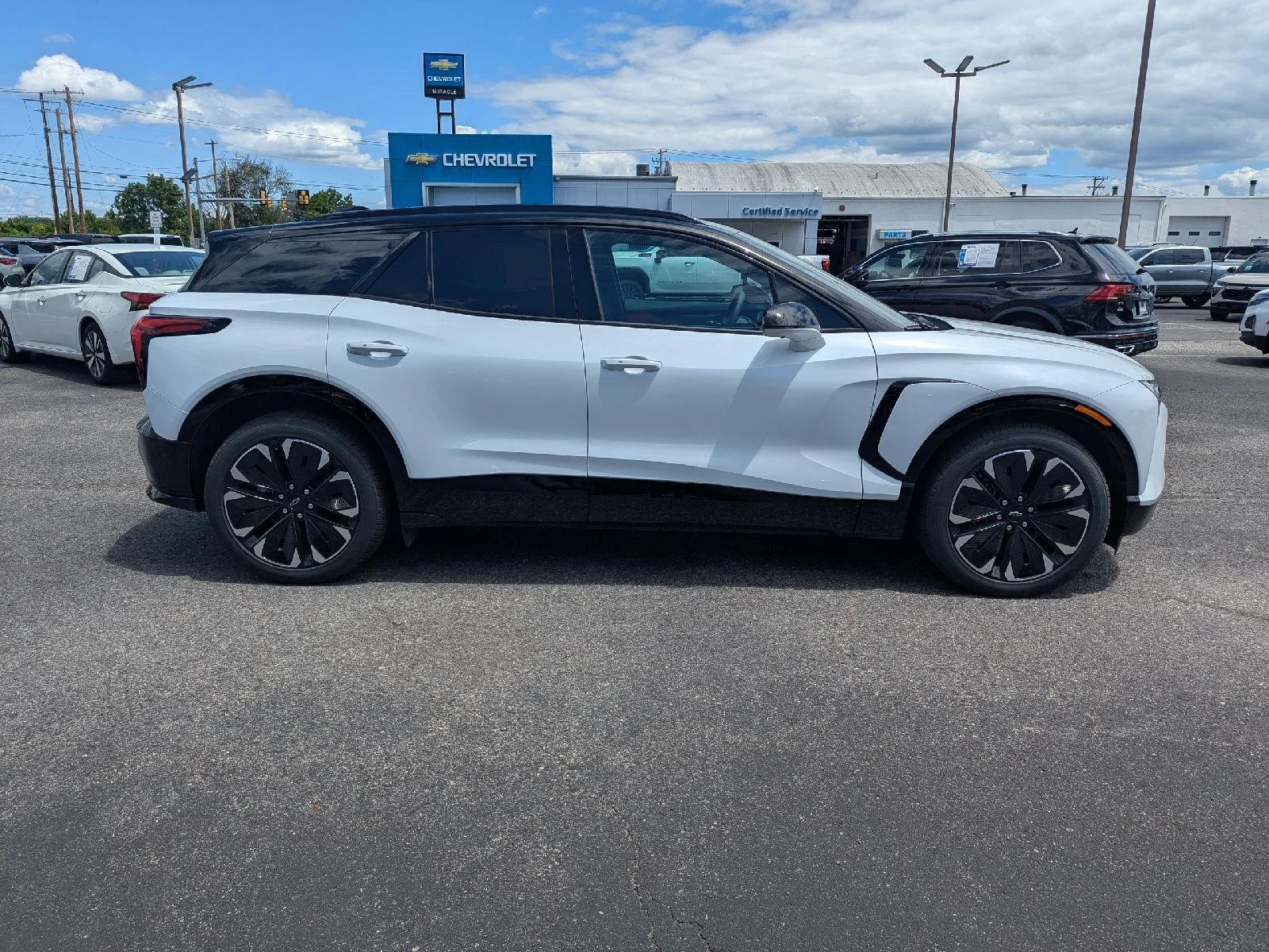 New 2026 Polar White Tricoat Chevrolet RS image 15