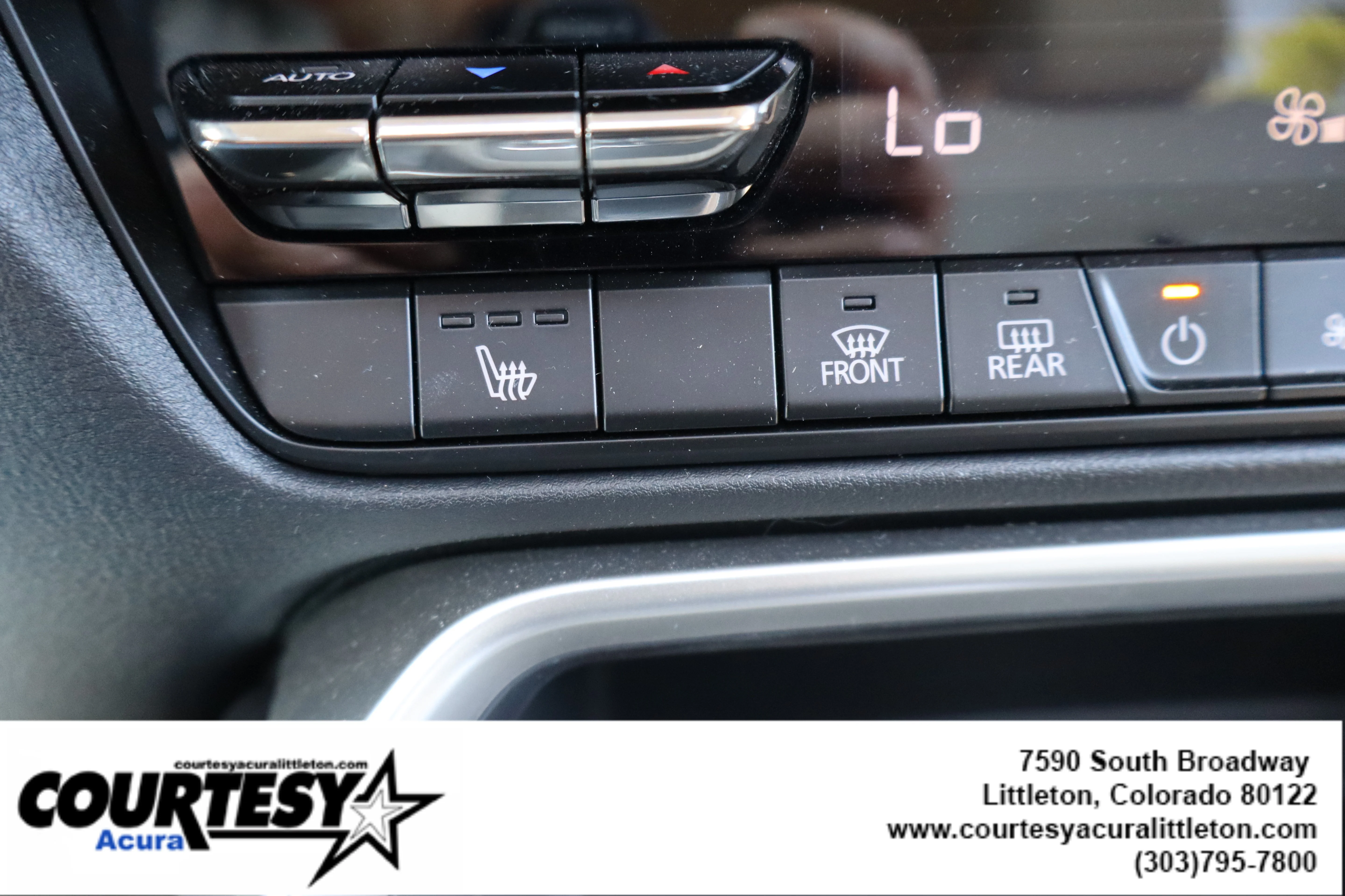 Used 2024 Platinum Quartz Mazda Preferred image 18