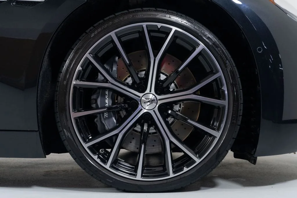 Used 2025 Nero Assoluto Metallic Maserati Granturismo image 19