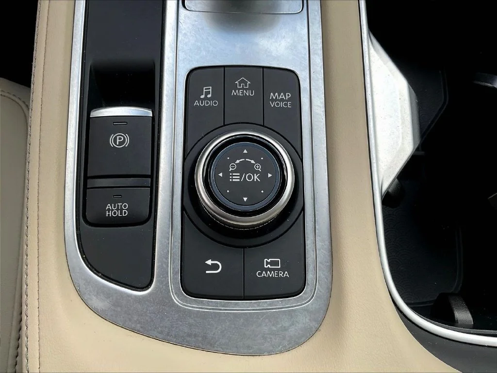 Used 2025 Mineral INFINITI LUXE image 17