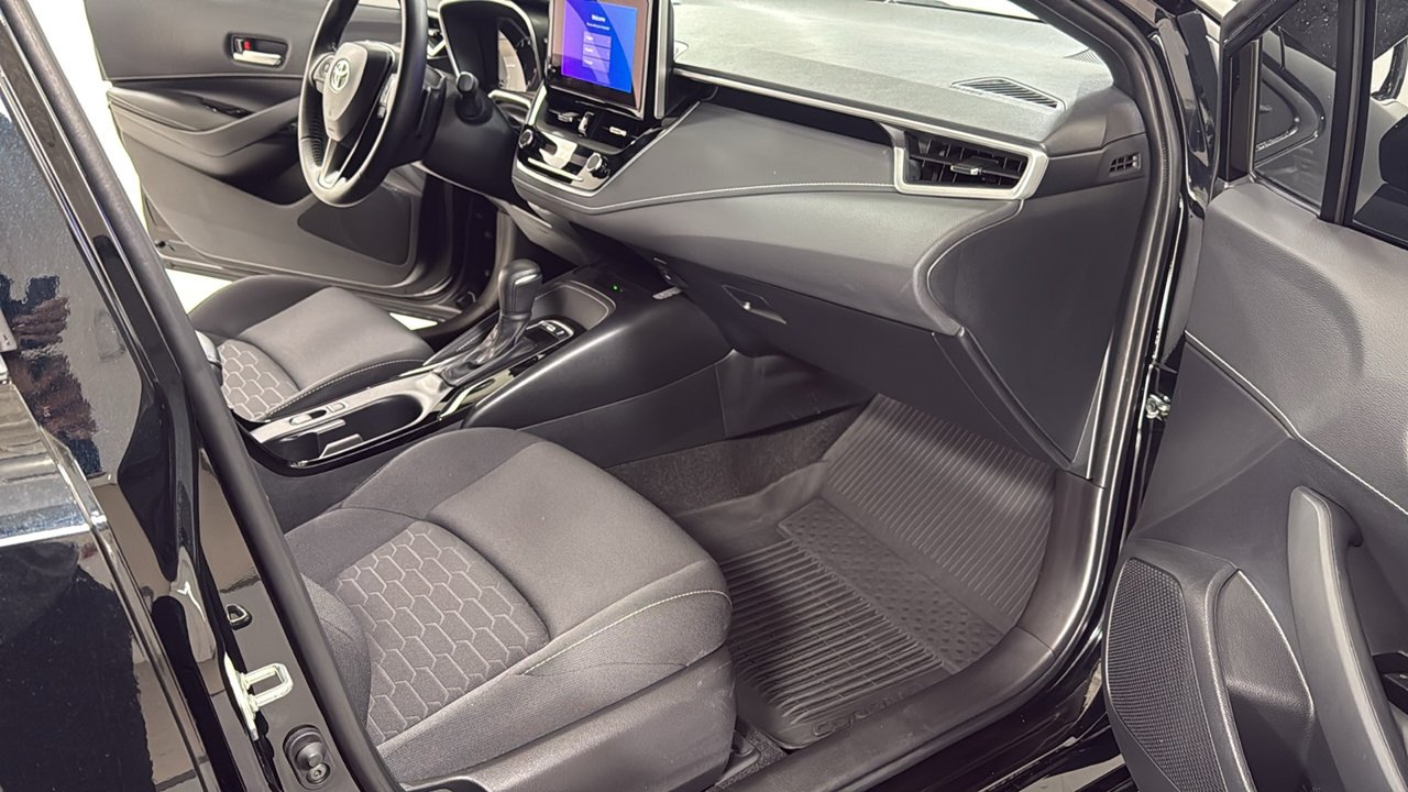 2026 Toyota Corolla Hatchback SE - Photo 18