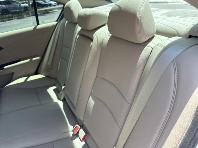 Used 2015 White Honda EX-L image 14