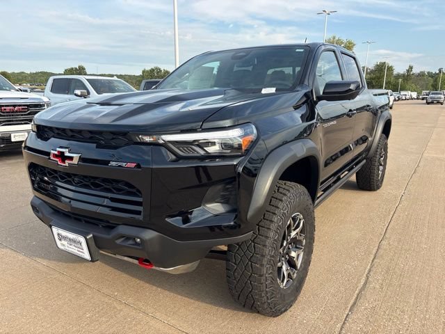 2026 Chevrolet Colorado ZR2 - Photo 8