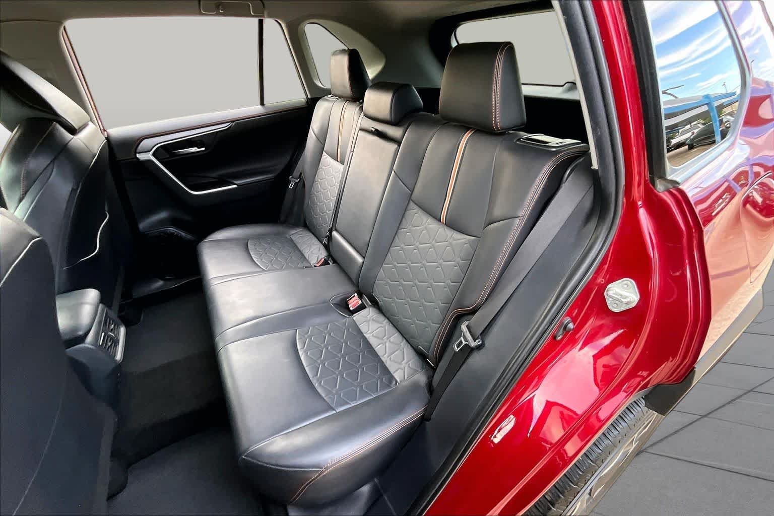 Used 2019 Ruby Flare Pearl Toyota Adventure image 21