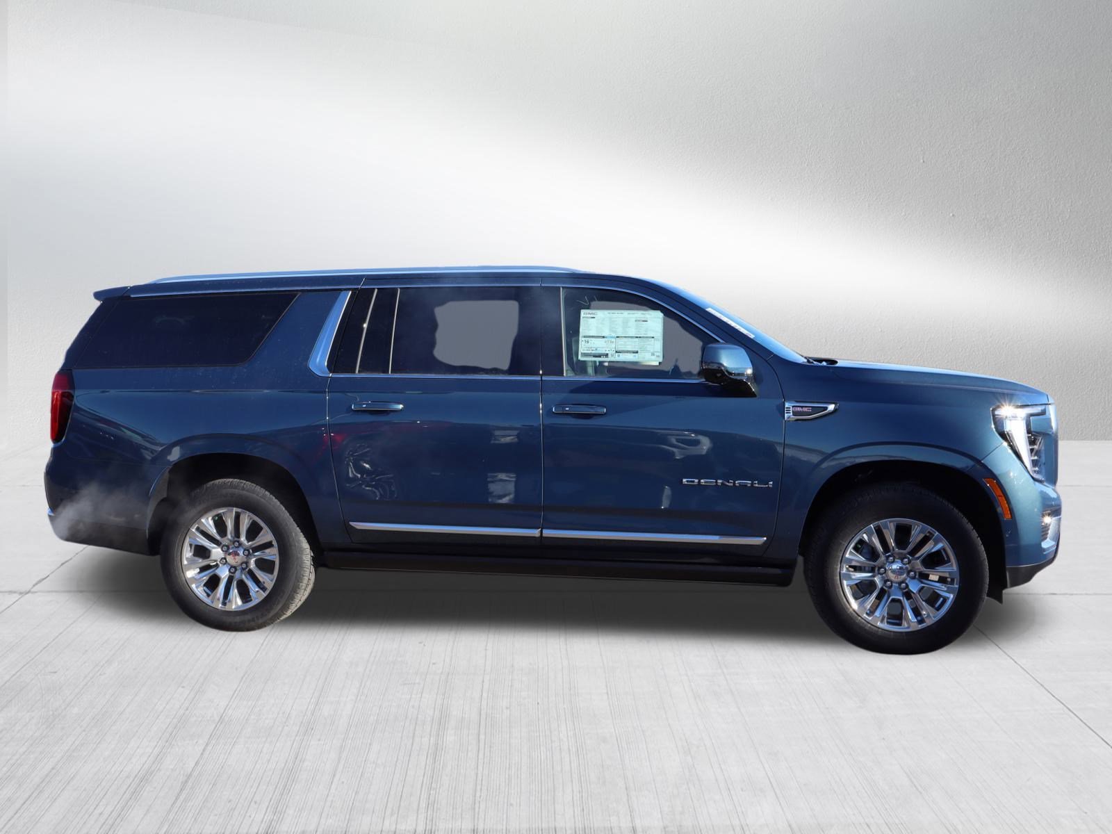2026 GMC Yukon XL Denali - Photo 8