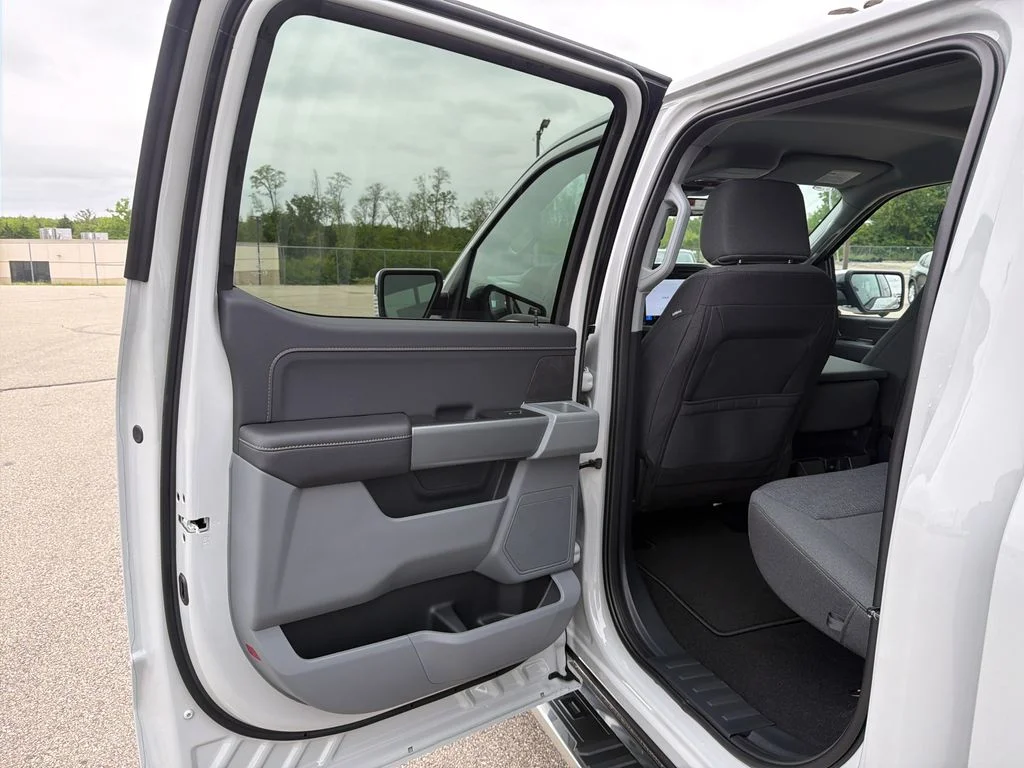New 2026 White Ford XLT image 19